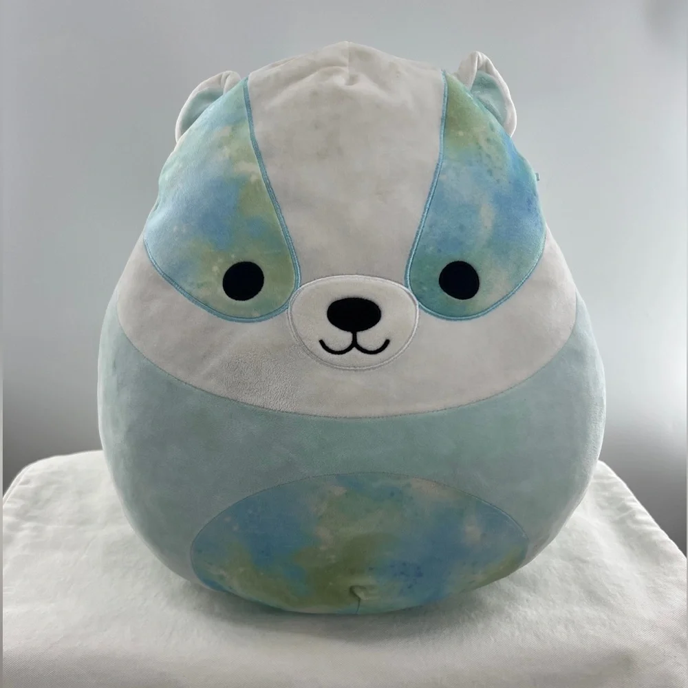 Squishmallows Banks the Badger 16